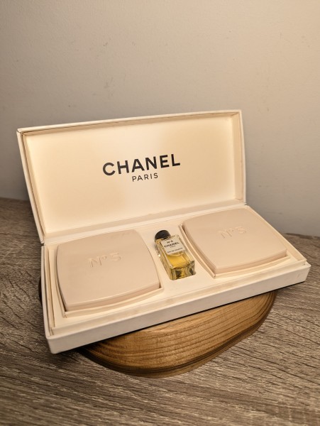 Набор Chanel № 5 EDT 4 мл + 2 мыла по 76 г винтаж 1990-х годов