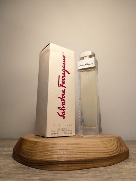 Парфюмерная вода Salvatore Ferragamo pour Femme EDP 50 мл винтаж 2000 года спрей