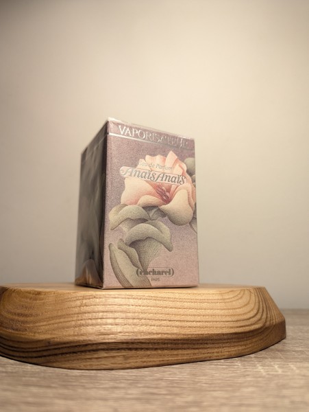 Парфюмерная вода Cacharel Anais Anais EDP 30 мл винтаж 1980-х годов спрей в слюде