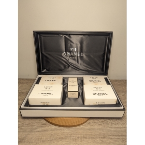 Набор Chanel № 19: 4 мыла + EDT 19 мл винтаж 1980-х годов