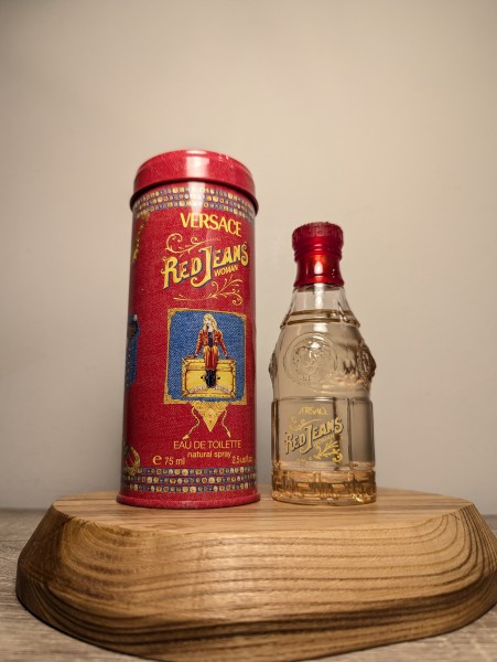 Туалетная вода Versace Red Jeans EDT 75 мл винтаж 1990-х годов спрей