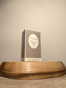 Духи Christian Dior Miss Dior 7,5 мл винтаж 1981 года сплэш в слюде Духи Christian Dior Miss Dior 7,5 мл винтаж 1981 года сплэш в слюде