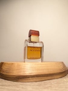 Туалетная вода Gucci Accenti EDT 30 мл винтаж 1990-х годов спрей Туалетная вода Gucci Accenti EDT 30 мл винтаж 1990-х годов спрей