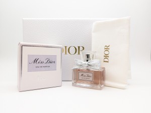 Парфюмерная вода Christian Dior Miss Dior Eau de Parfum 30 мл 2022 года спрей