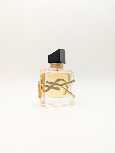 Парфюмерная вода Yves Saint Laurent Libre EDP 30 мл 2022 года спрей