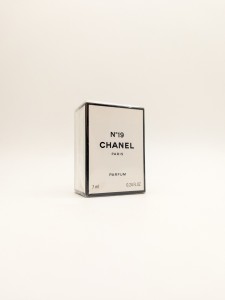 Духи Chanel № 19 7 мл винтаж 2003 года сплэш в слюде Духи Chanel № 19 7 мл винтаж 2003 года сплэш в слюде
