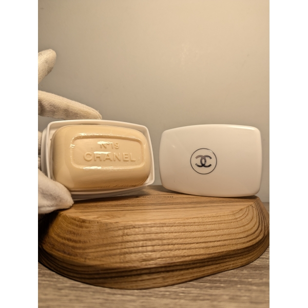 Парфюмированное мыло Chanel Savon № 19 75 грамм винтаж 1983 год