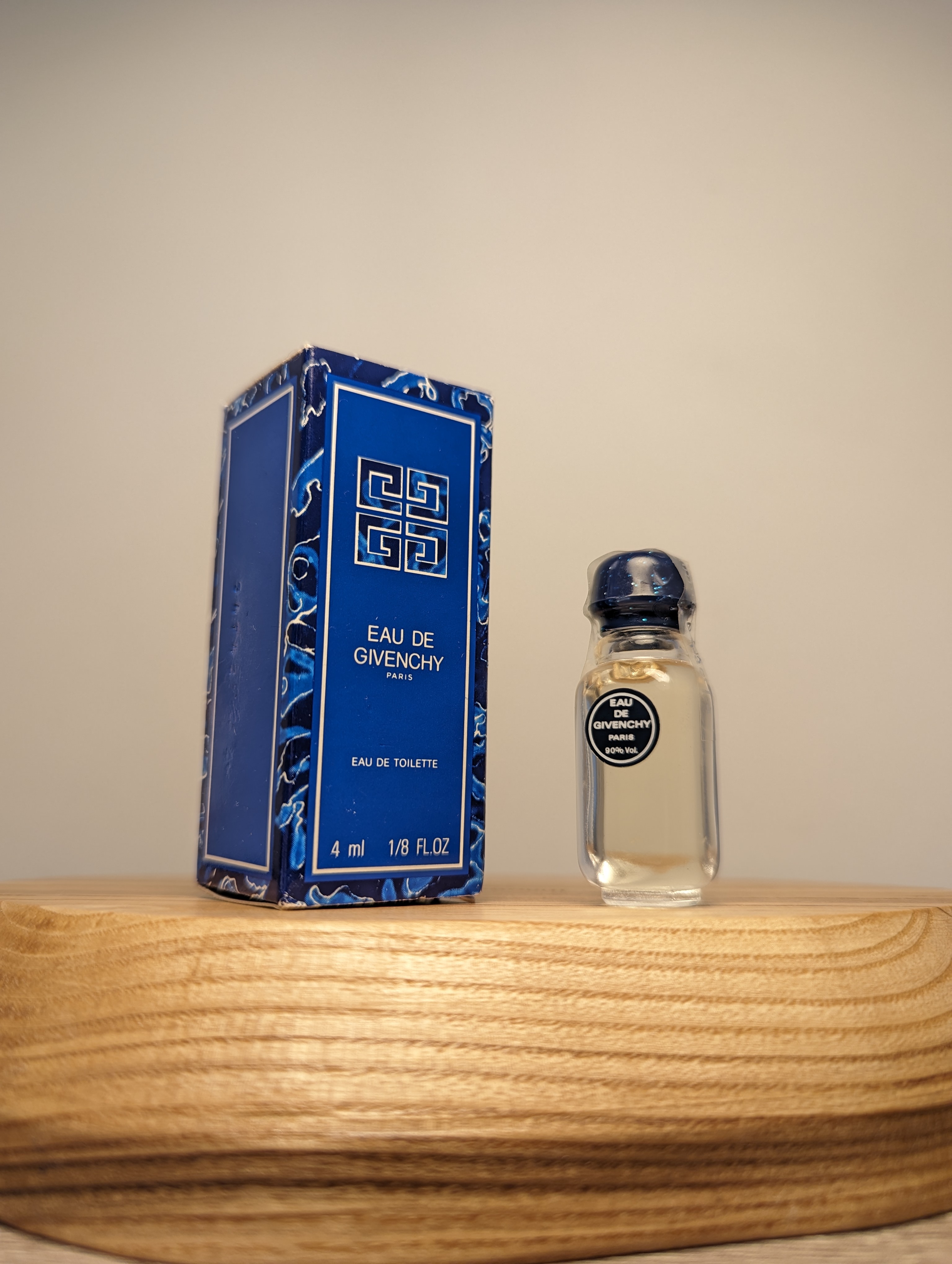 Духи Givenchy Eau de Givenchy — винтажный флакон