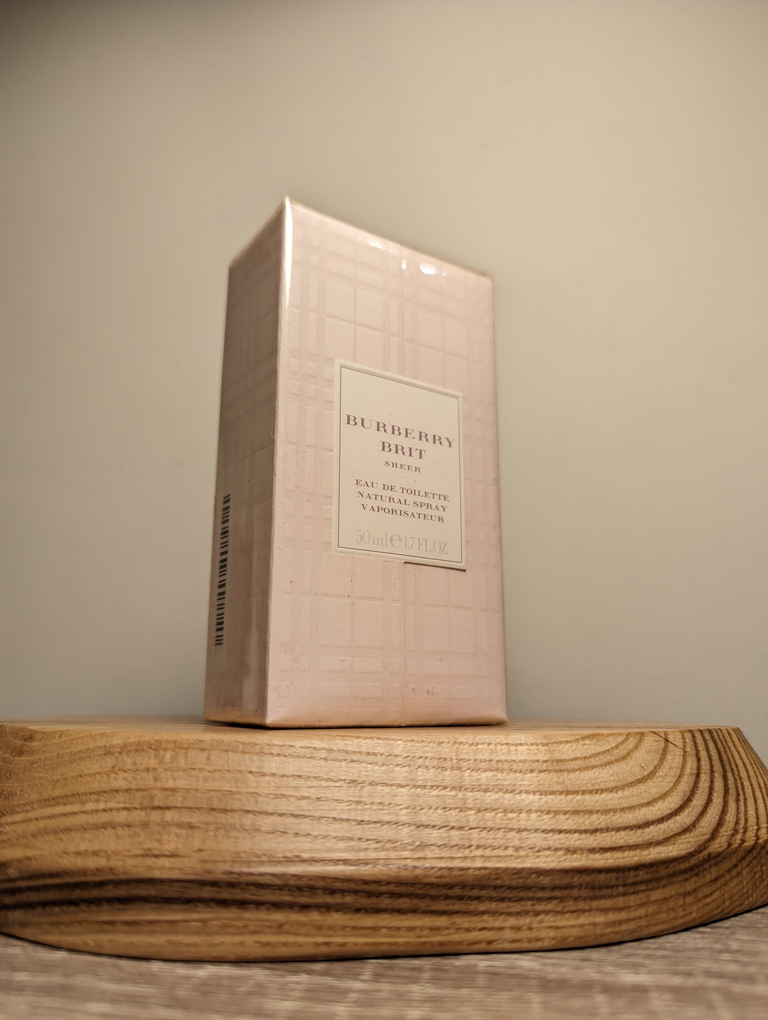 Духи Burberry Brit Sheer — винтажный флакон