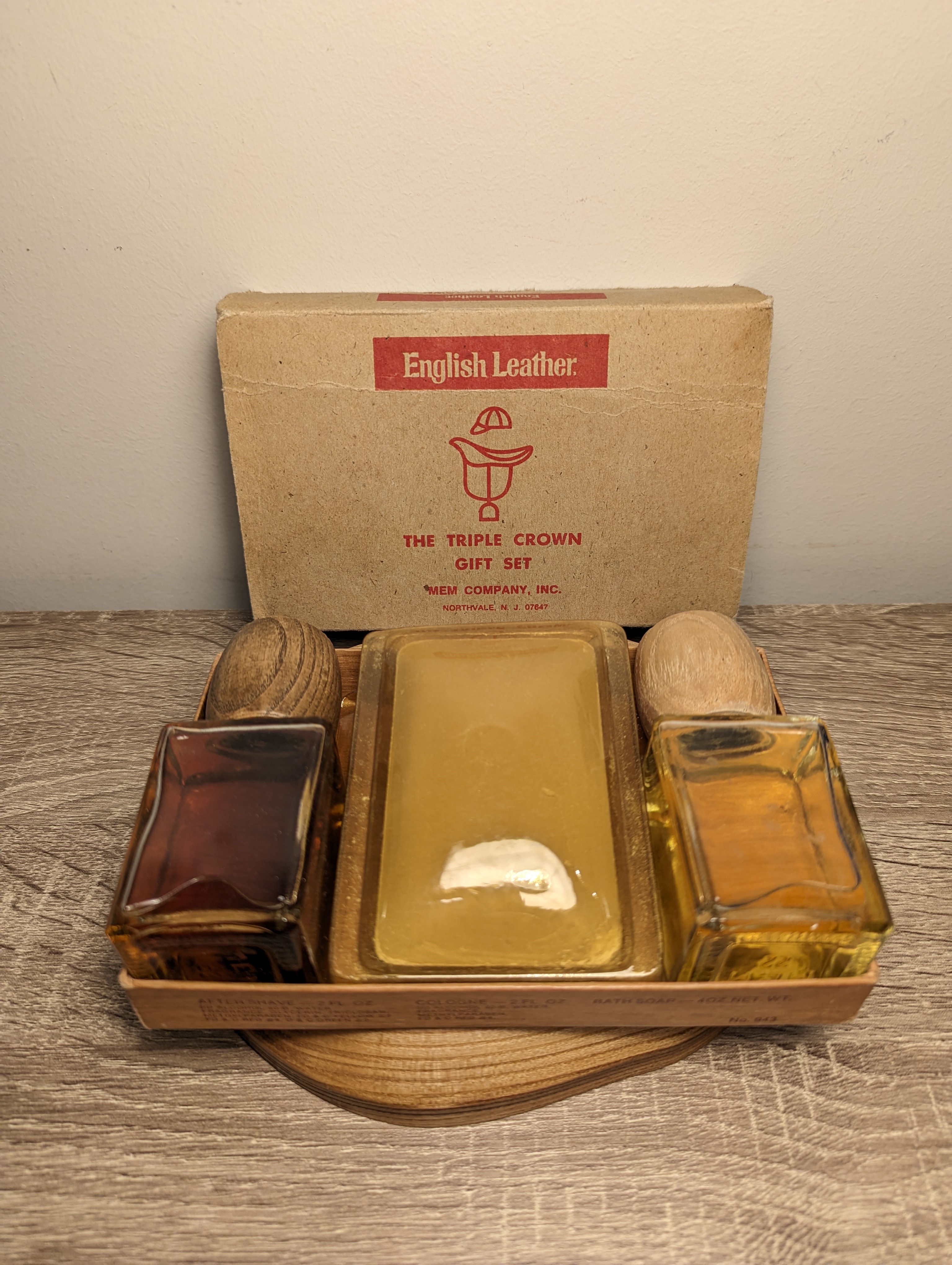 Духи English Leather The Triple Crown Gift Set — винтажный флакон