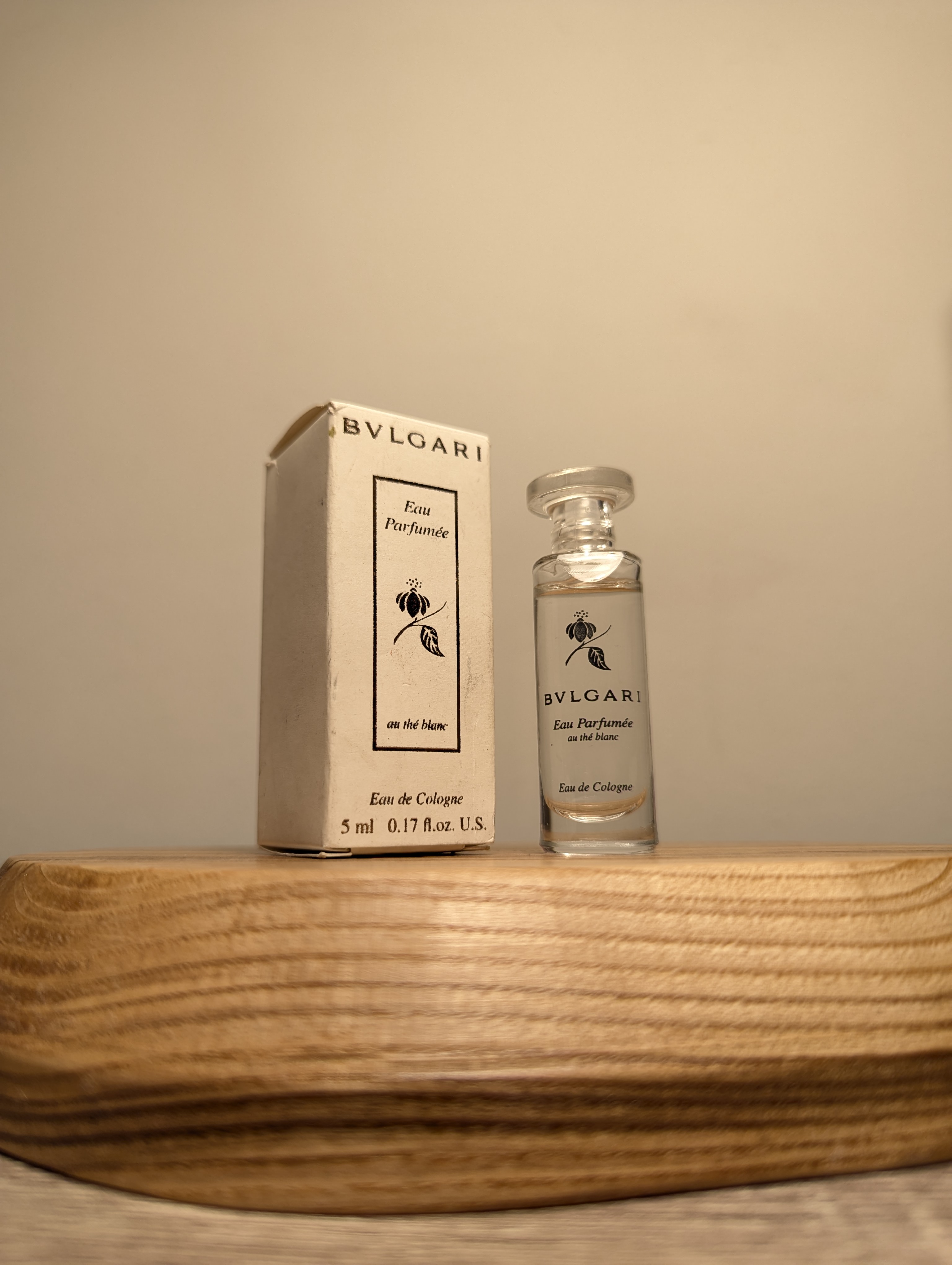 Духи Bvlgari Eau Parfumee au the blanc — винтажный флакон
