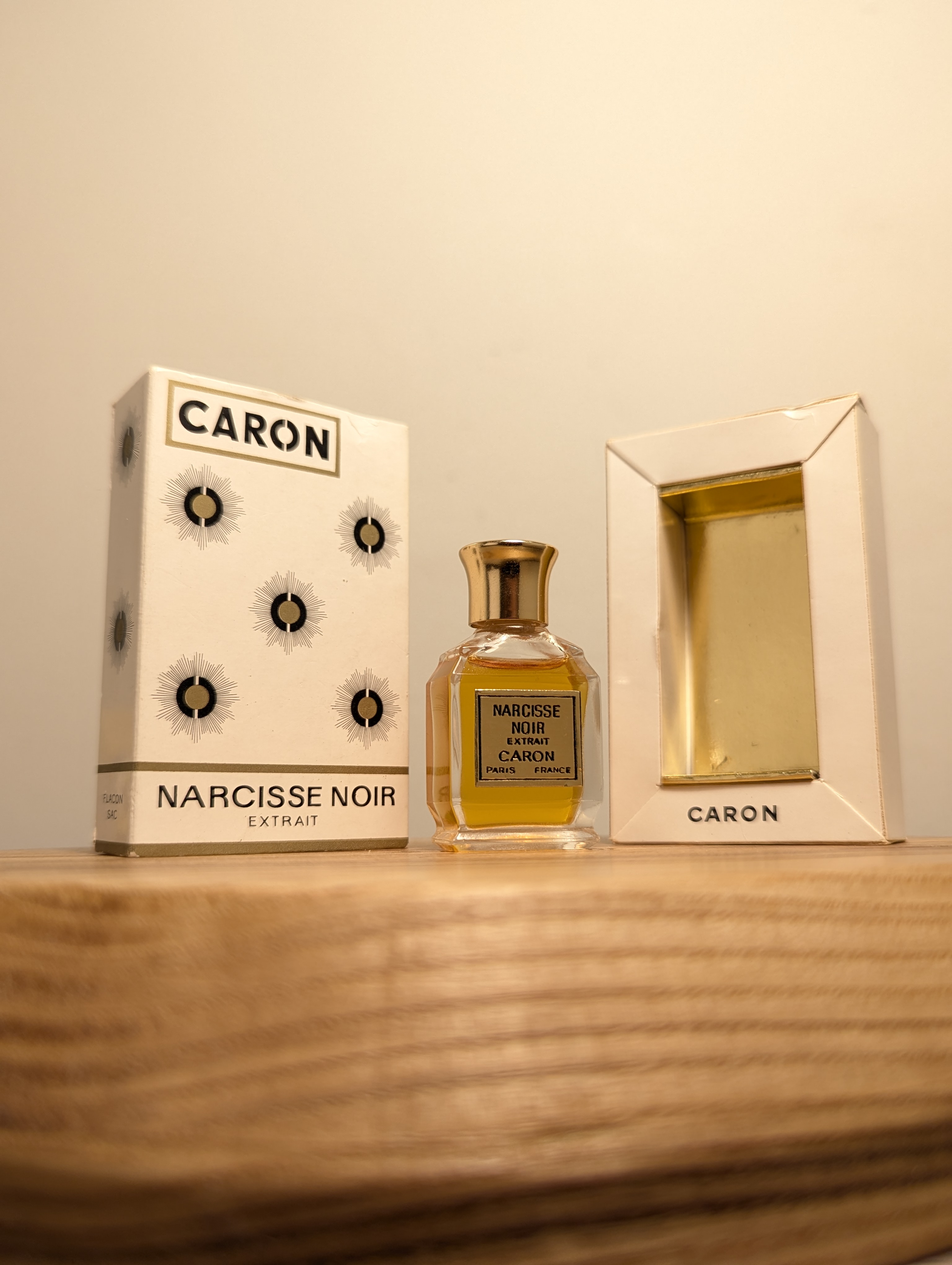 Духи Caron Narcisse Noir — винтажный флакон
