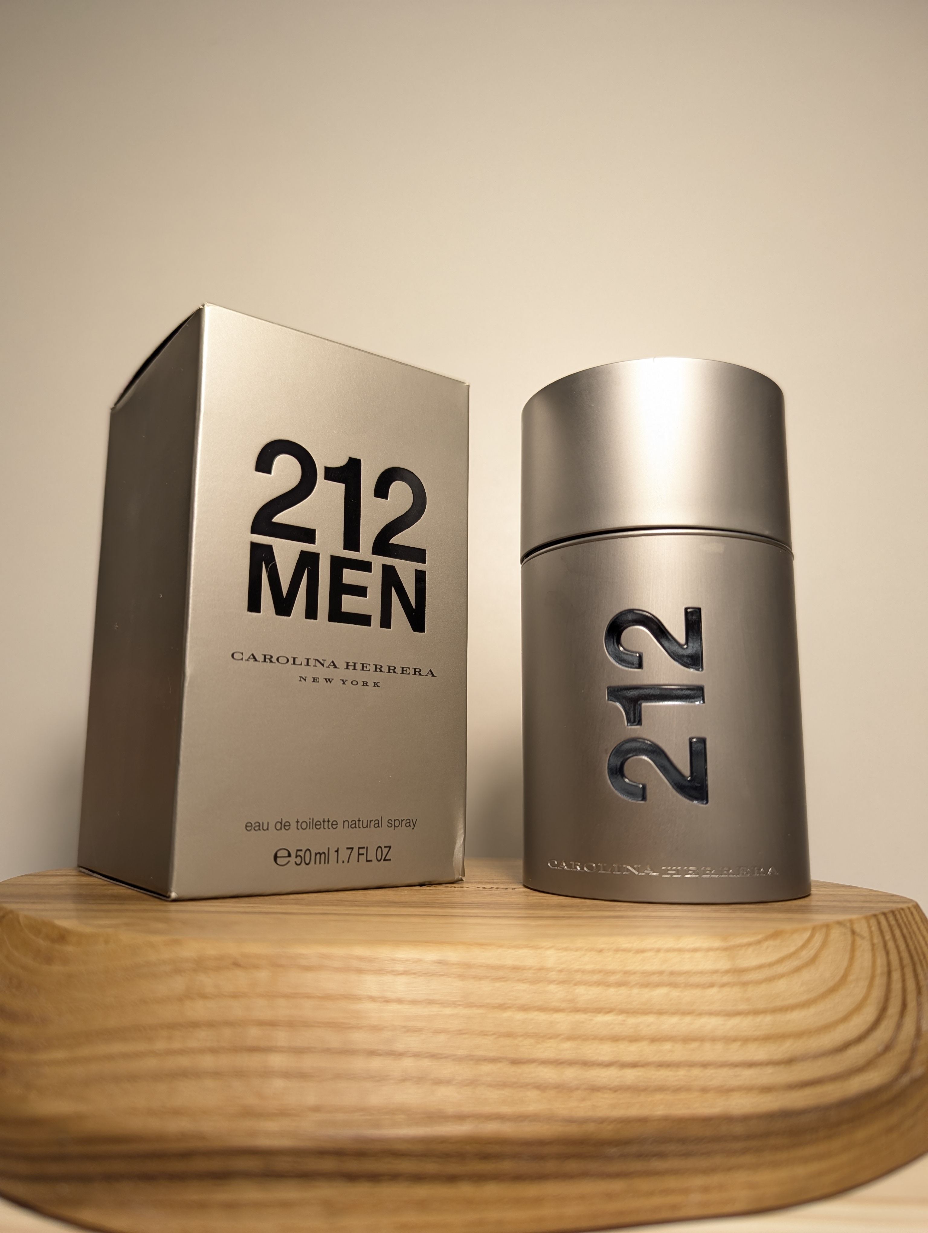 Духи Carolina Herrera 212 Men — винтажный флакон