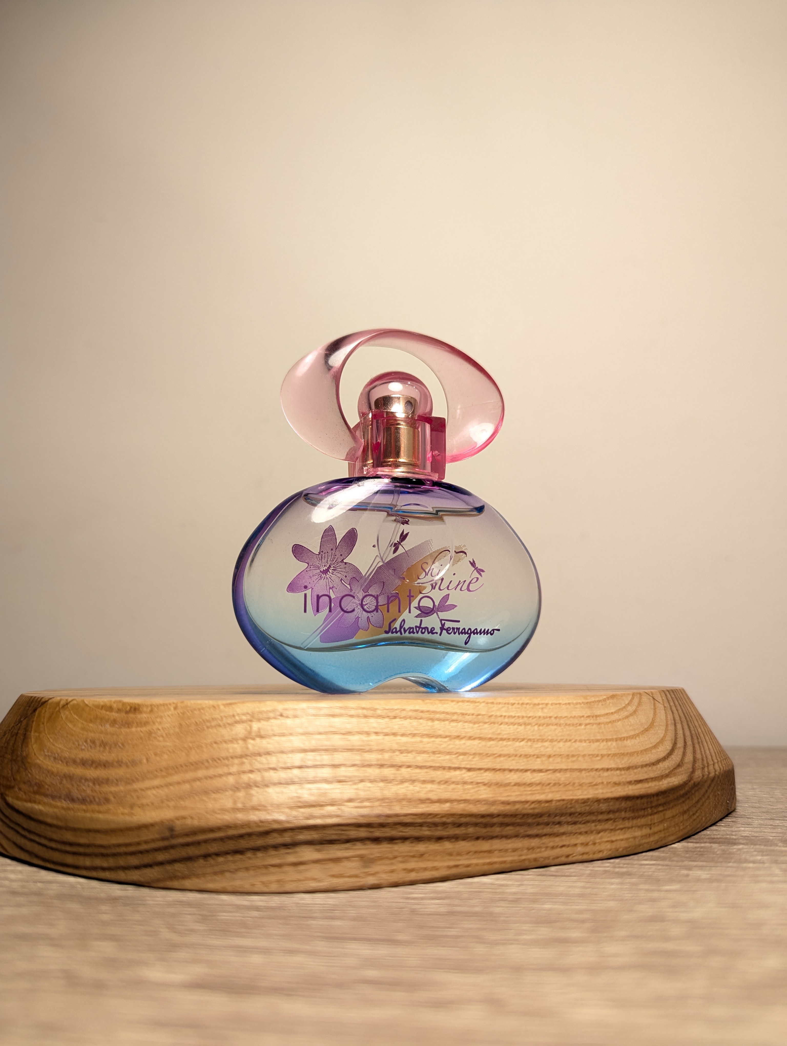 Духи Salvatore Ferragamo Incanto Shine — винтажный флакон