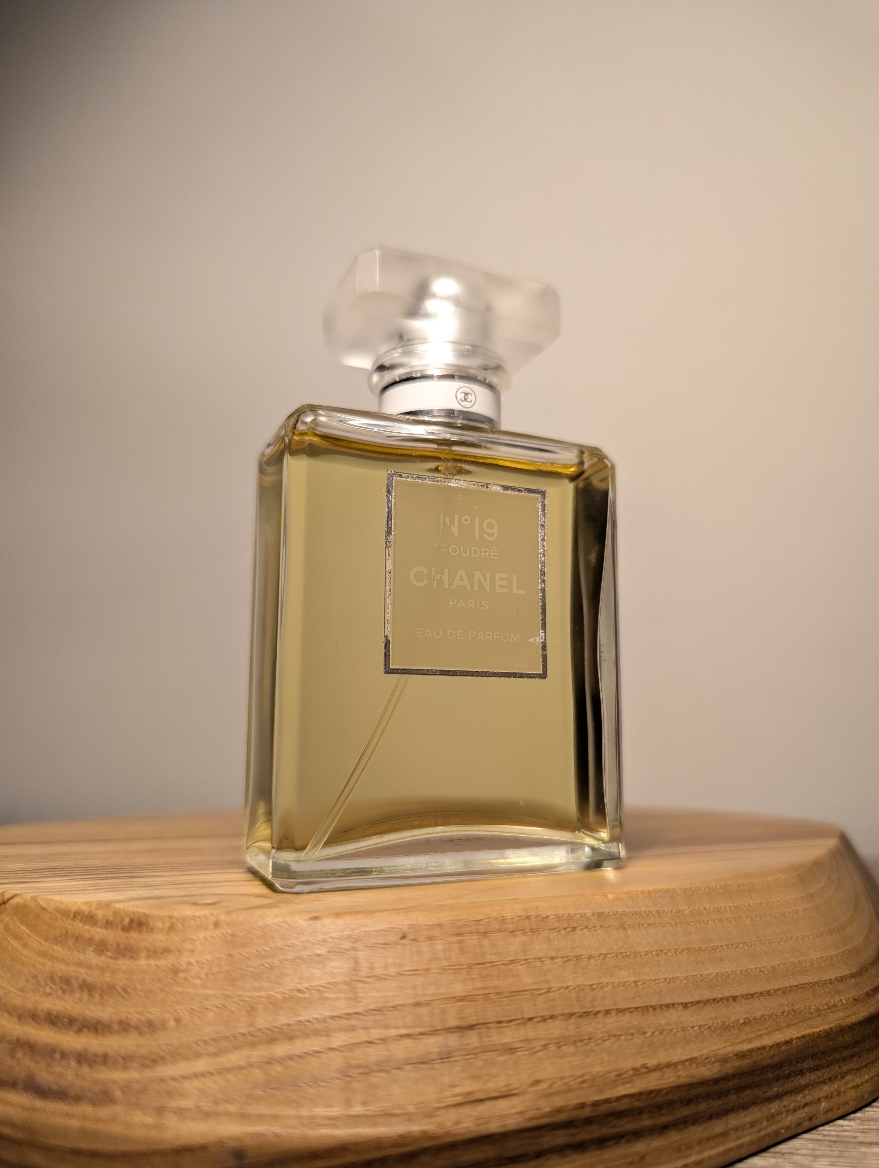 Духи Chanel № 19 Poudre — винтажный флакон