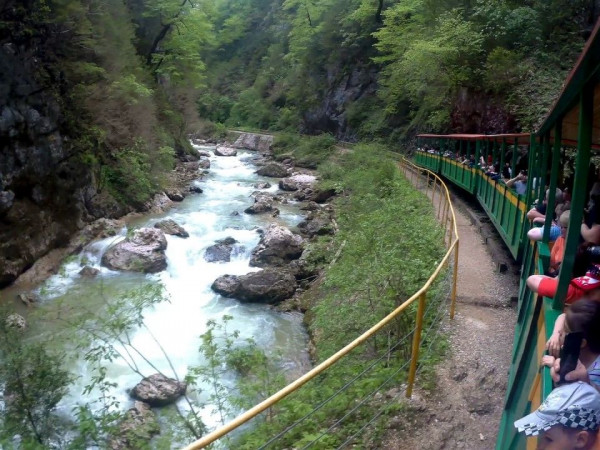 Термальные источники "Осень-Весна"