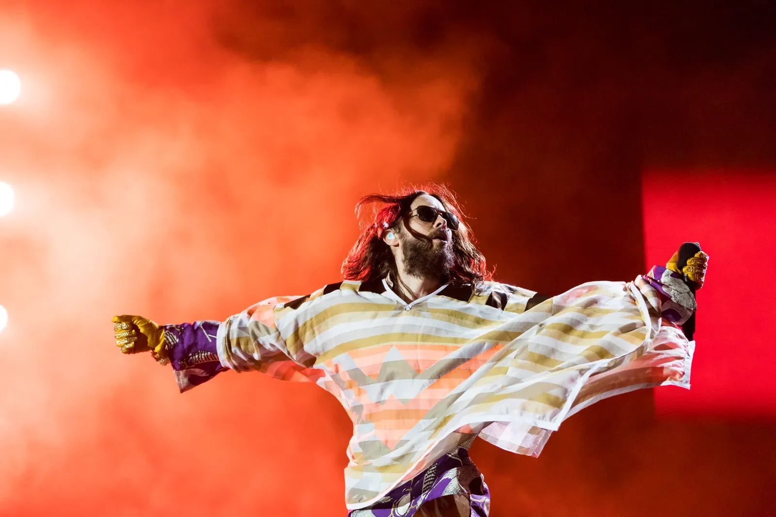 Джаред Лето, вокалист Thirty Seconds to Mars, на сцене фестиваля Rock am Ring в 2018 году