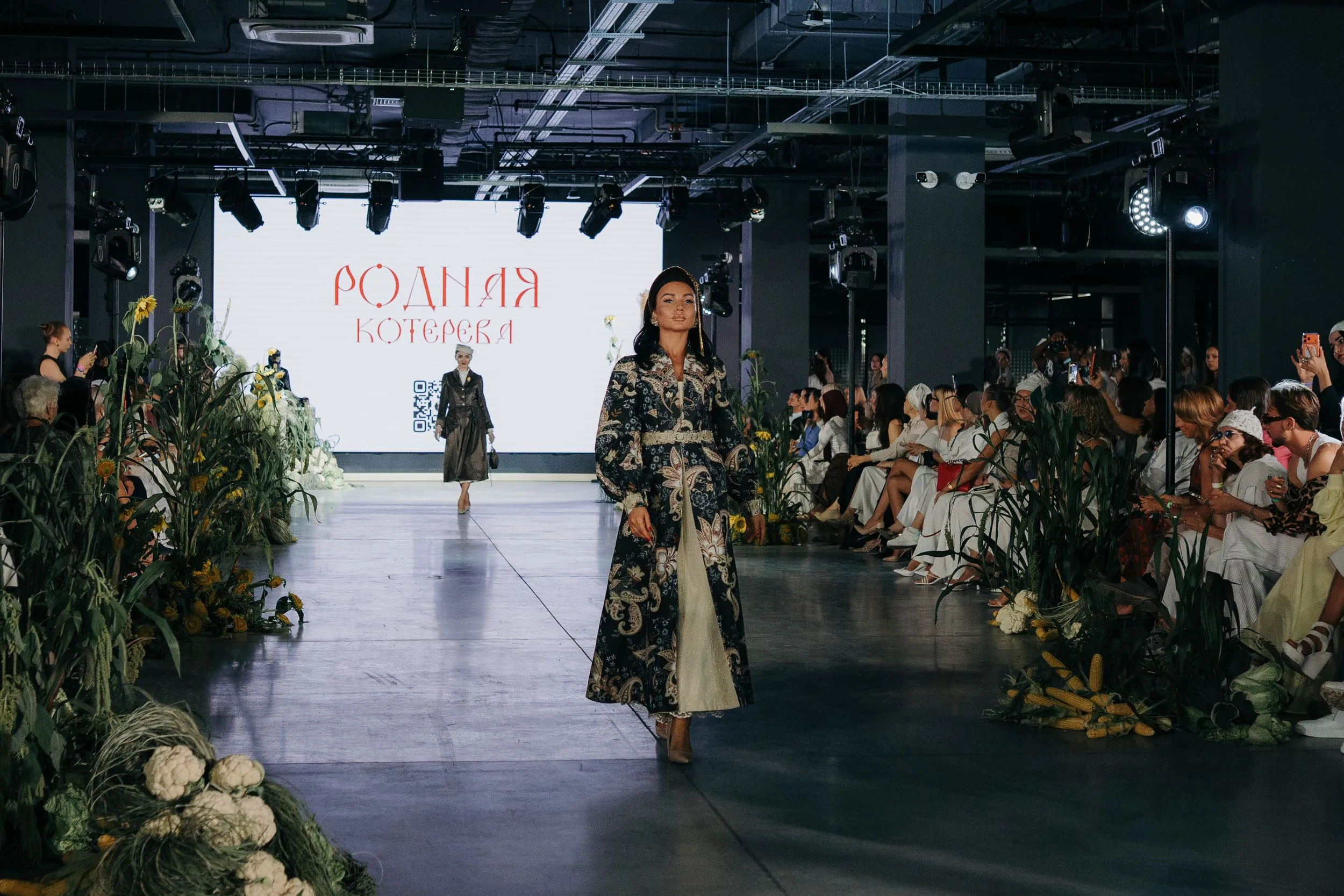 В Казани прошел Volga Fashion Show: более 30 дизайнеров со всей России представили современное прочтение национальной моды