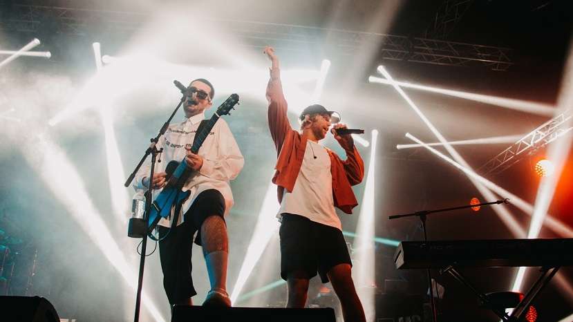 Иван Дорн и Noize MC исполнили песню Виктора Цоя