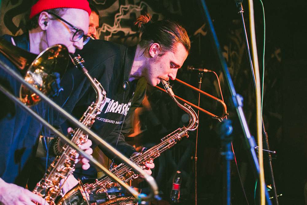 Интервью с Nuggers Brass Band о судьбе уличных музыкантов в России и их первом туре по России