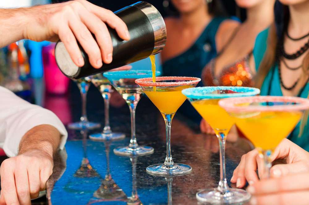InTouch Cocktail Bar проведет вечеринку в честь Дня рождения