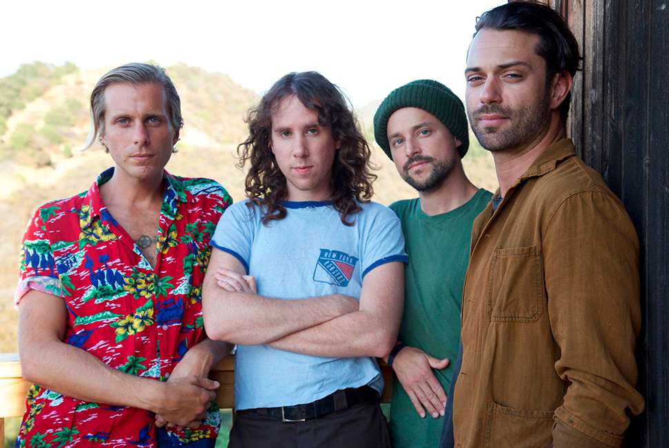 Важные альбомы: Awolnation – Here Come The Runts