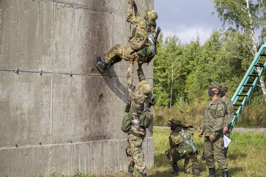 День военной разведки 2023 года. Тропа разведчика Новосибирск. Отличники войсковой разведки 2022. Разведка боем. Полоса разведчика ВДВ.