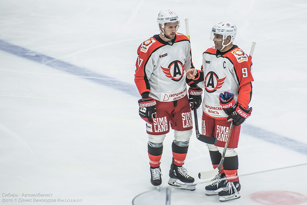 Хк сибирский тигр иркутск. Хк сибирь колпино. Капитан хк сибирь. Комментатор хк сибирь. Хк сибирь тельмана.