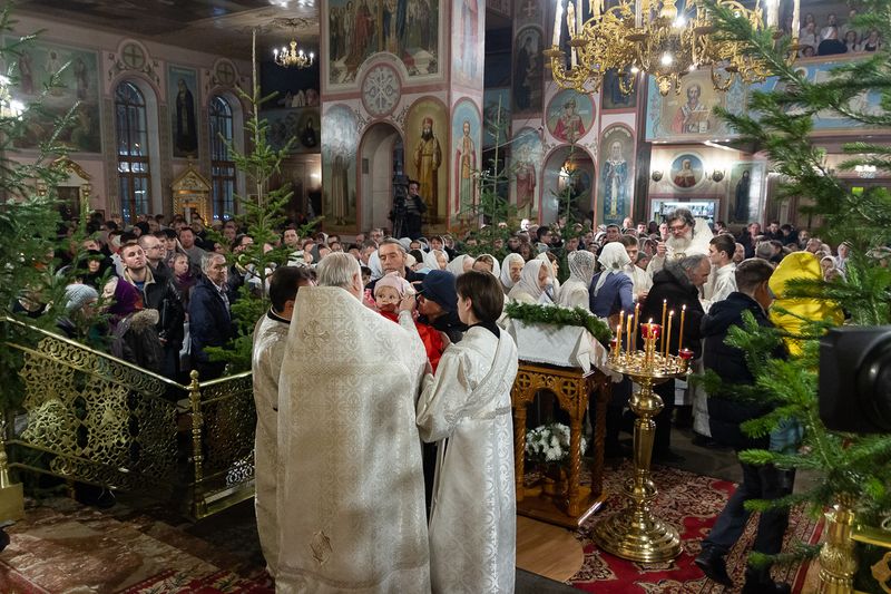 Кто может причащаться на рождество. Причастие на рождество. Католическая месса. Причастен рождества. Кто может причащаться на рождество.