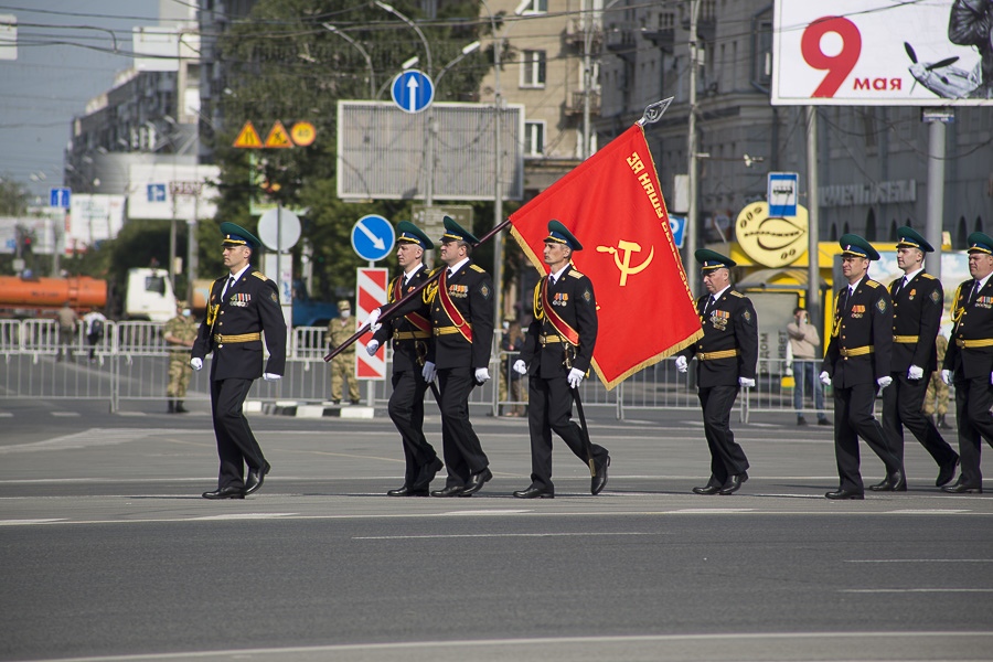 Парад смирно к торжественному