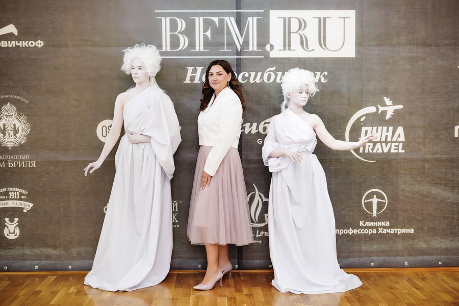 Фото Красная дорожка, джаз и ангелы: деловой портал BFM.ru в Новосибирске провёл для партнеров «Бизнес-вечер в музее» 16
