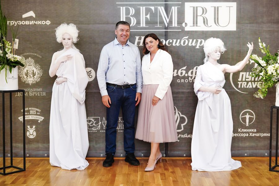 Фото Красная дорожка, джаз и ангелы: деловой портал BFM.ru в Новосибирске провёл для партнеров «Бизнес-вечер в музее» 18