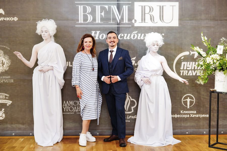 Фото Красная дорожка, джаз и ангелы: деловой портал BFM.ru в Новосибирске провёл для партнеров «Бизнес-вечер в музее» 35