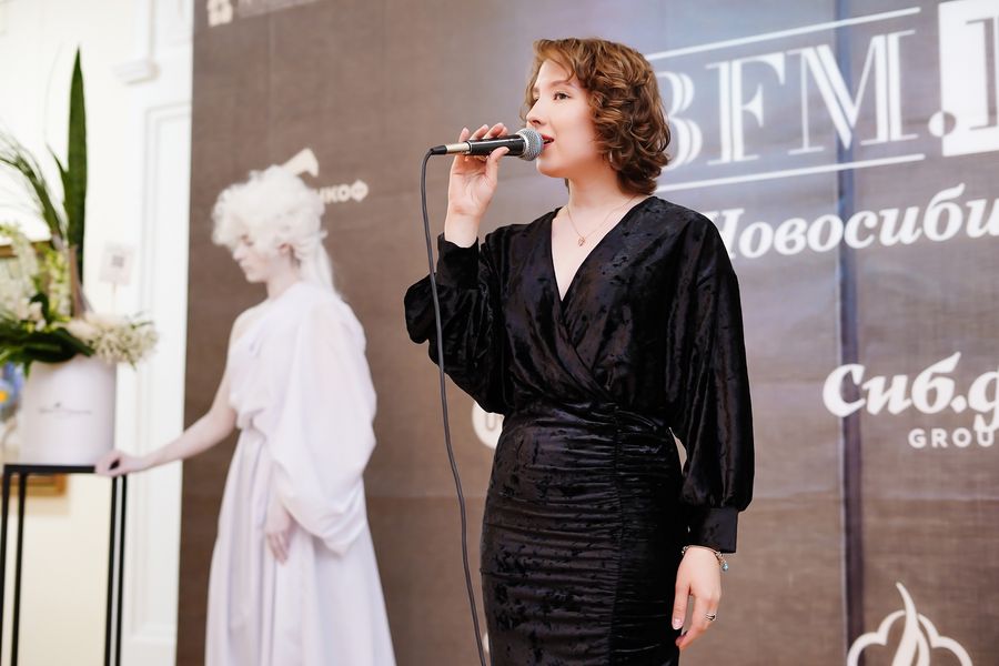 Фото Красная дорожка, джаз и ангелы: деловой портал BFM.ru в Новосибирске провёл для партнеров «Бизнес-вечер в музее» 78