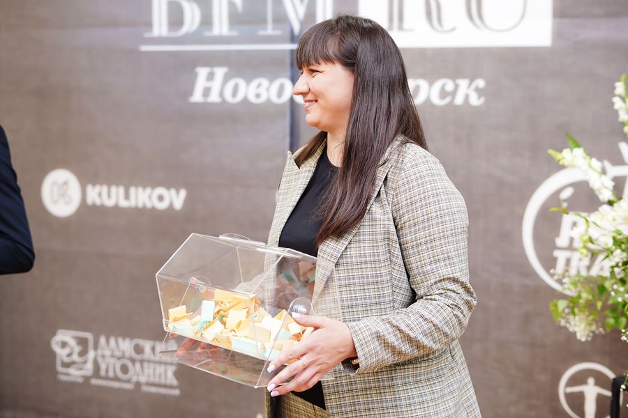 Фото Красная дорожка, джаз и ангелы: деловой портал BFM.ru в Новосибирске провёл для партнеров «Бизнес-вечер в музее» 96