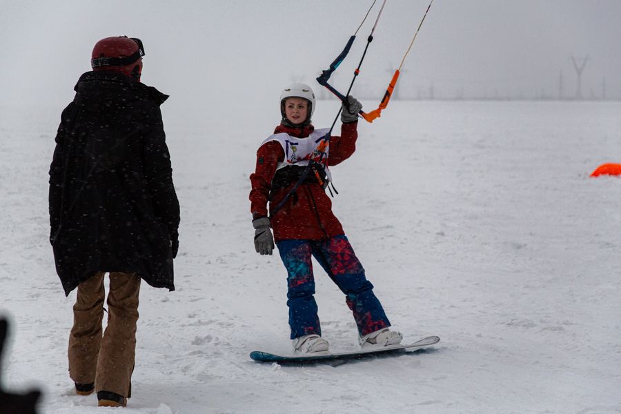 Фото Под парусом: российские сноукайтеры и виндсёрферы оценили лёд Оби в Новосибирске 30