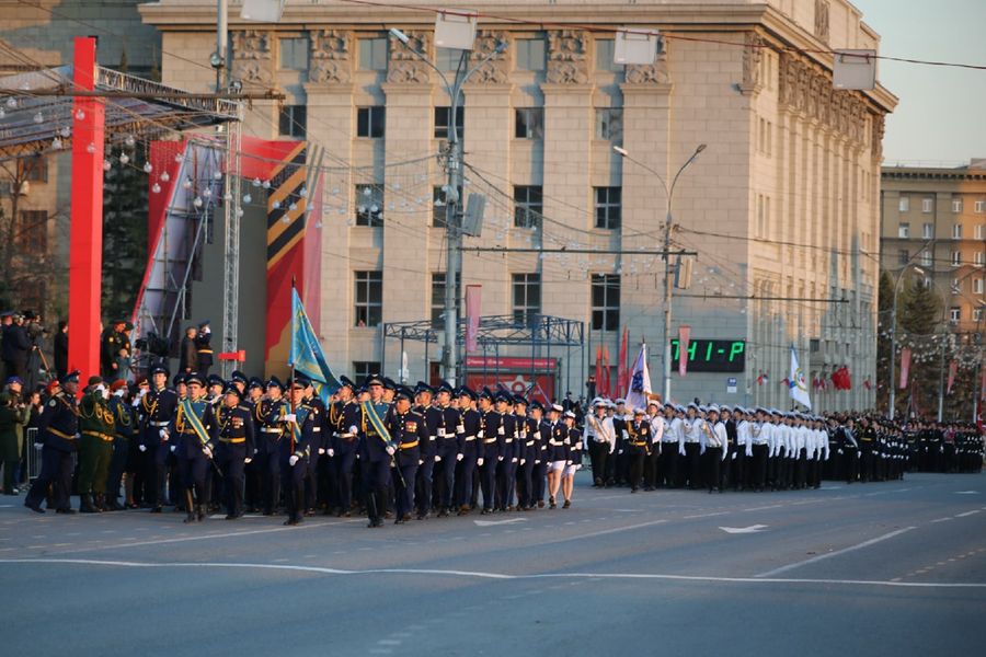 Фото Первым шёл танк Т-34: в Новосибирске прошла репетиция Парада Победы 22