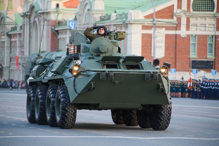 Фото Первым шёл танк Т-34: в Новосибирске прошла репетиция Парада Победы 61