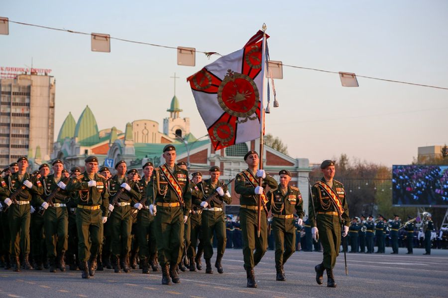 Фото Первым шёл танк Т-34: в Новосибирске прошла репетиция Парада Победы 53