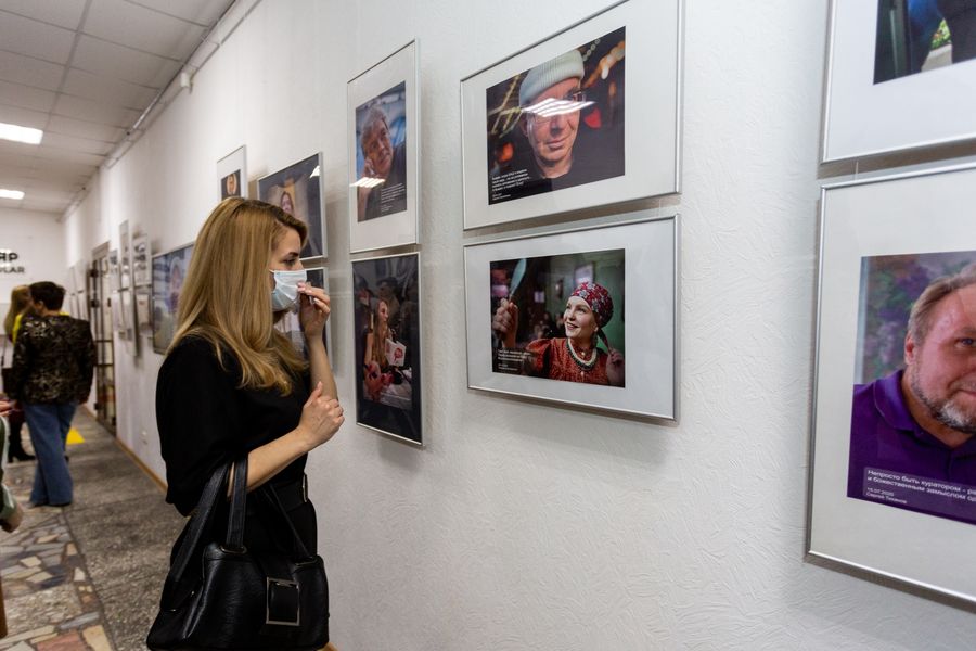 Фото Первая мобильная фотовыставка Светланы Албаут открылась в Новосибирске 4