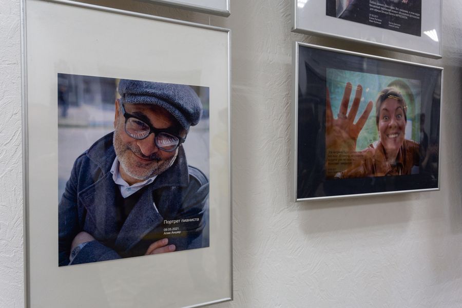 Фото Первая мобильная фотовыставка Светланы Албаут открылась в Новосибирске 19