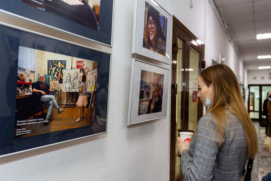 Фото Первая мобильная фотовыставка Светланы Албаут открылась в Новосибирске 22