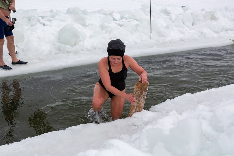 Фото Двенадцать с половиной метров холода: моржи Новосибирской области открыли сезон 6