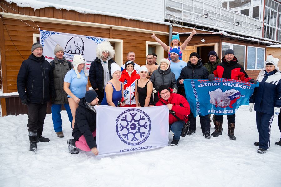Фото Двенадцать с половиной метров холода: моржи Новосибирской области открыли сезон 7