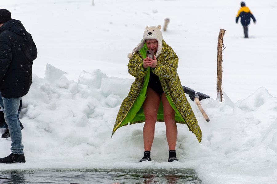 Фото Двенадцать с половиной метров холода: моржи Новосибирской области открыли сезон 13