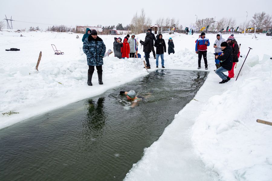 Фото Двенадцать с половиной метров холода: моржи Новосибирской области открыли сезон 15
