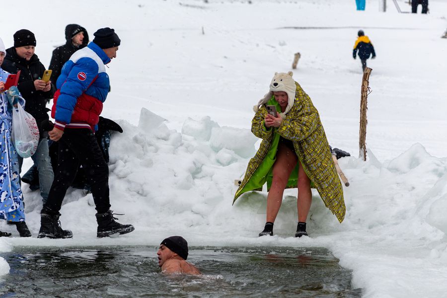 Фото Двенадцать с половиной метров холода: моржи Новосибирской области открыли сезон 14