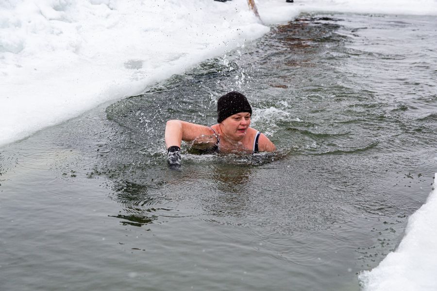 Фото Двенадцать с половиной метров холода: моржи Новосибирской области открыли сезон 27