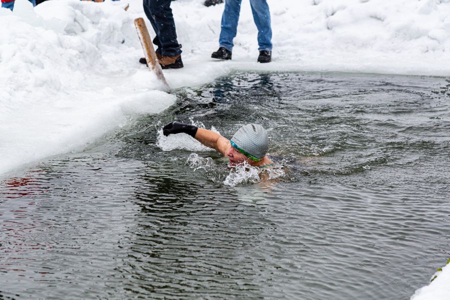 Фото Двенадцать с половиной метров холода: моржи Новосибирской области открыли сезон 30