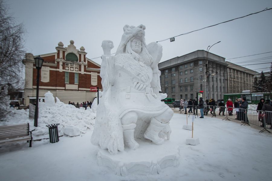 Фото «Мотивы Сибири»: в Новосибирске выбрали лучшую снежную скульптуру 15
